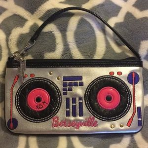 Betseyville turntable wristlet!